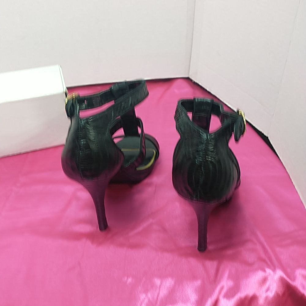 Lauren Ralph Lauren Women's SZ 9M Black Strappy Heels . Condition is Pre-owned. - Picture 4 of 9